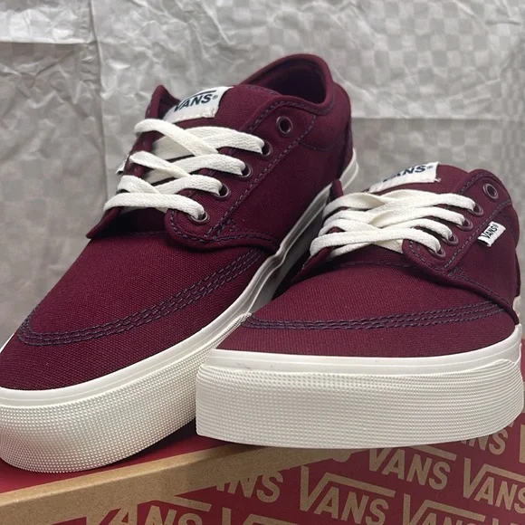 Vans Men's Burgundy Canvas Sneakers Atwood
Outdoor Port Rovale
VN000CX84QU - Picture 5 of 16
